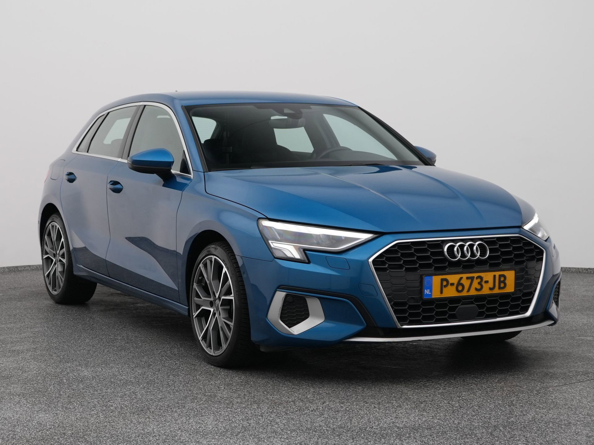 Auto afbeelding: 2