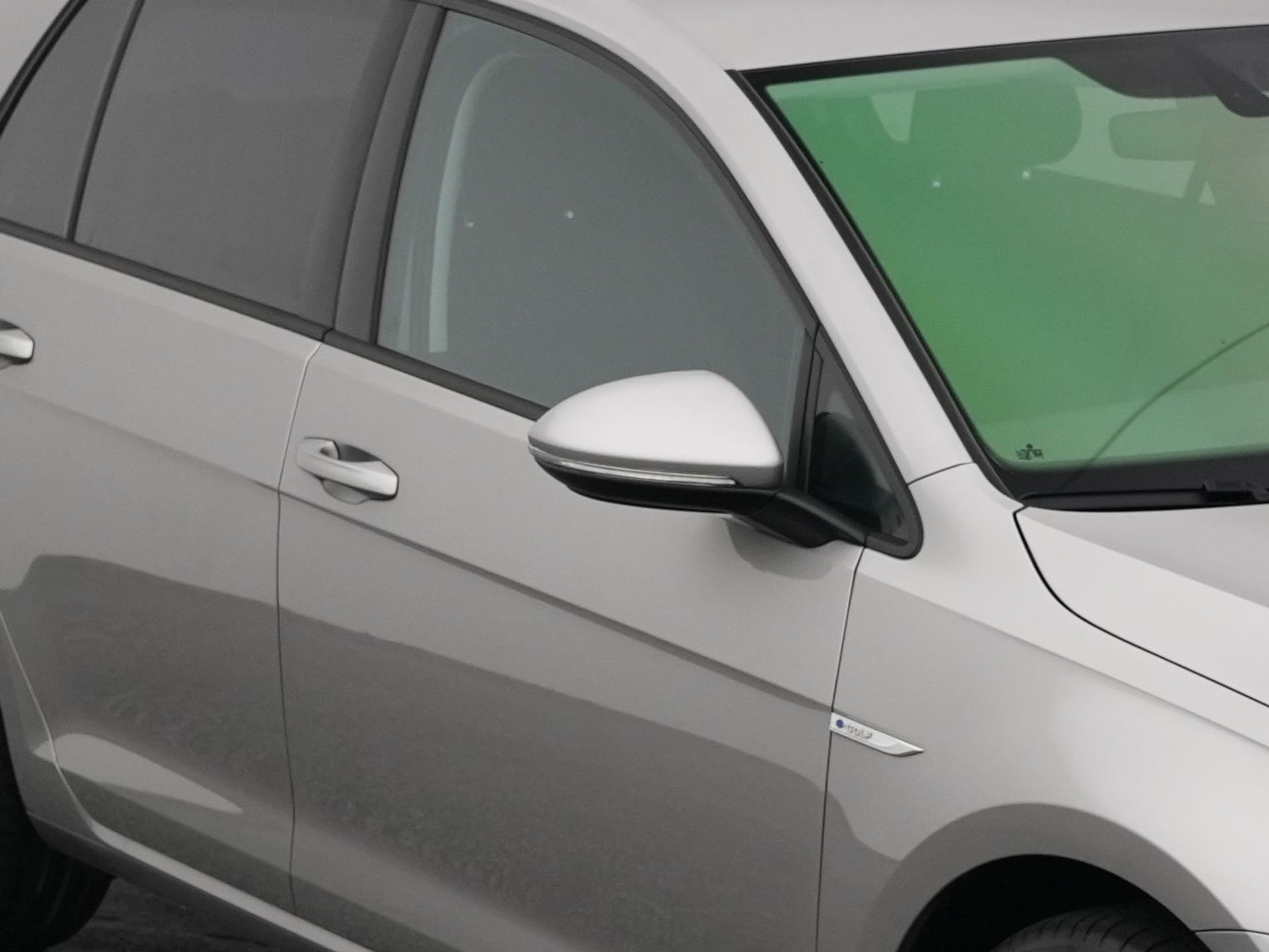 Auto afbeelding: 24