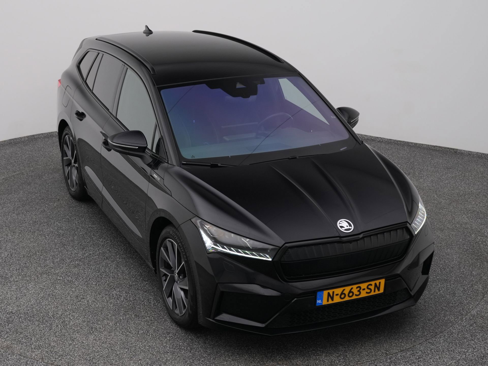 Auto afbeelding: 24