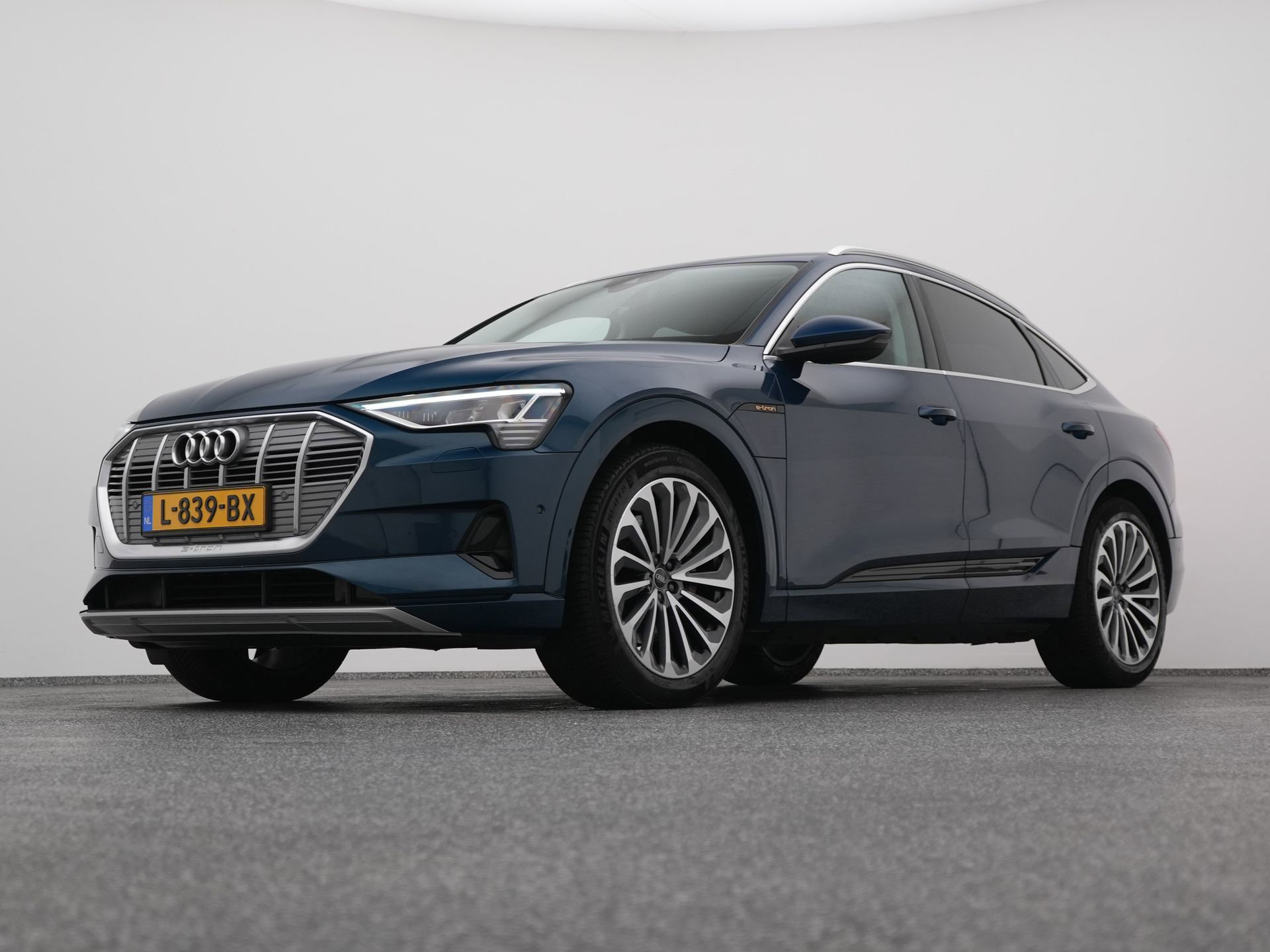 Auto afbeelding: 16