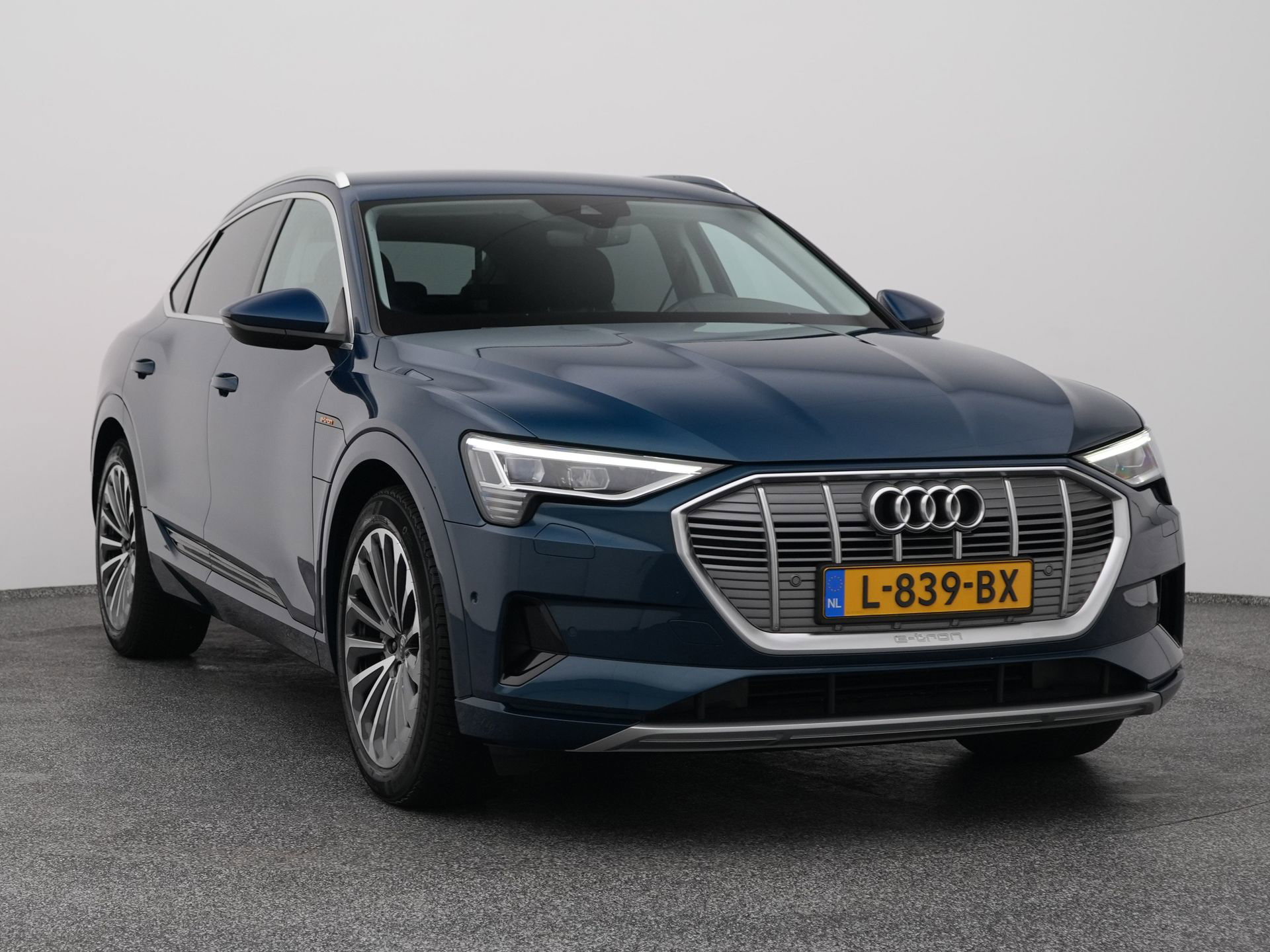 Auto afbeelding: 2