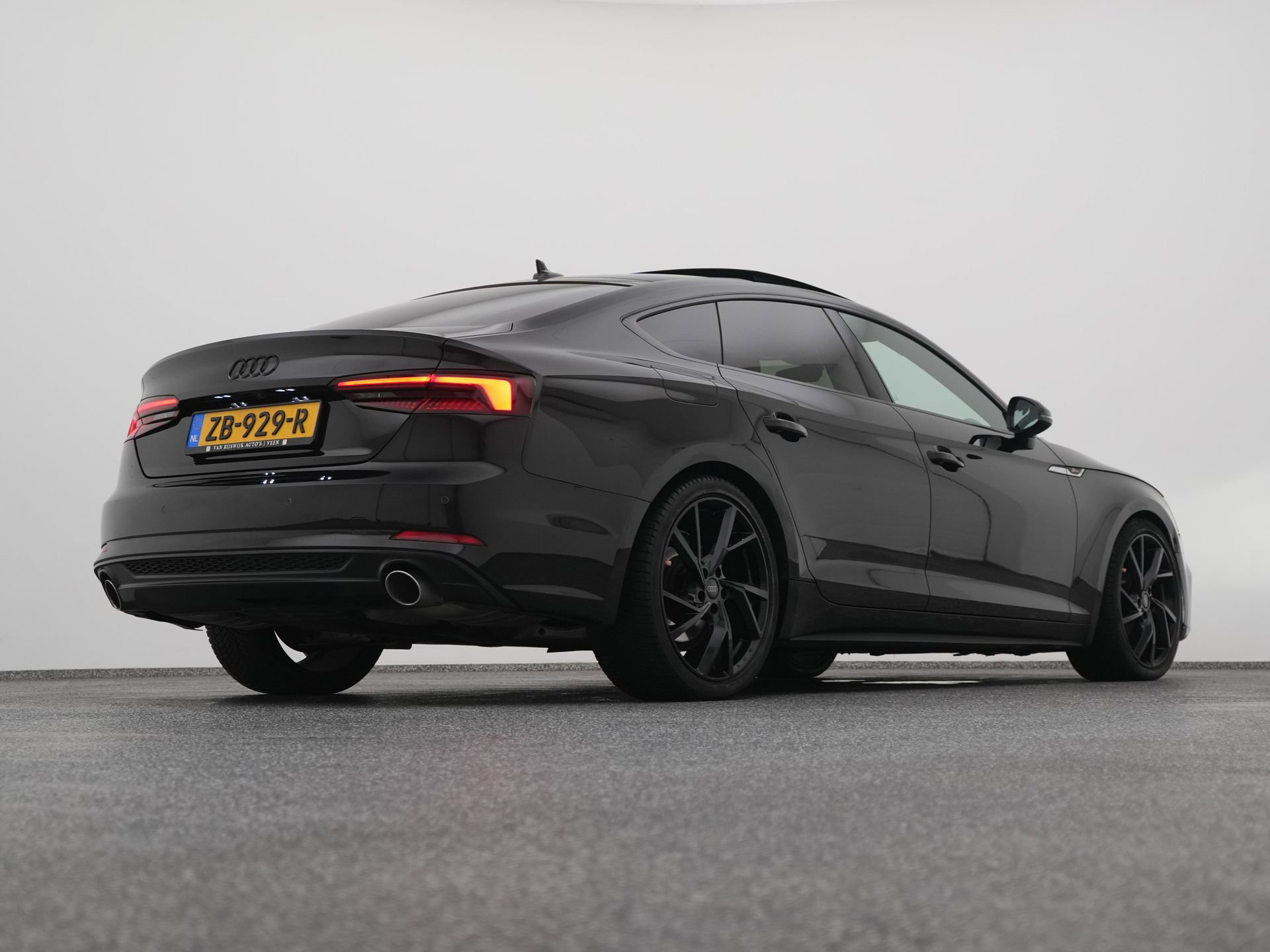 Auto afbeelding: 16
