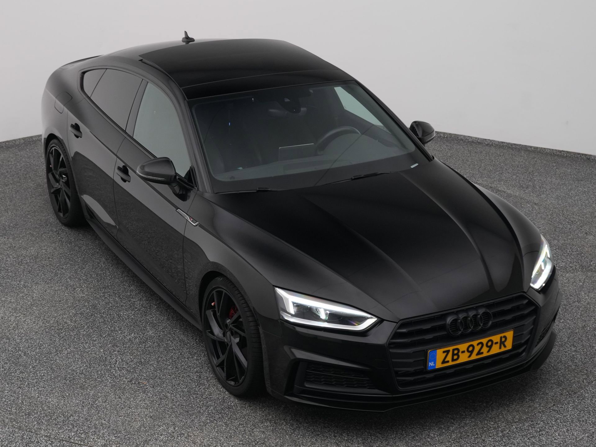 Auto afbeelding: 24