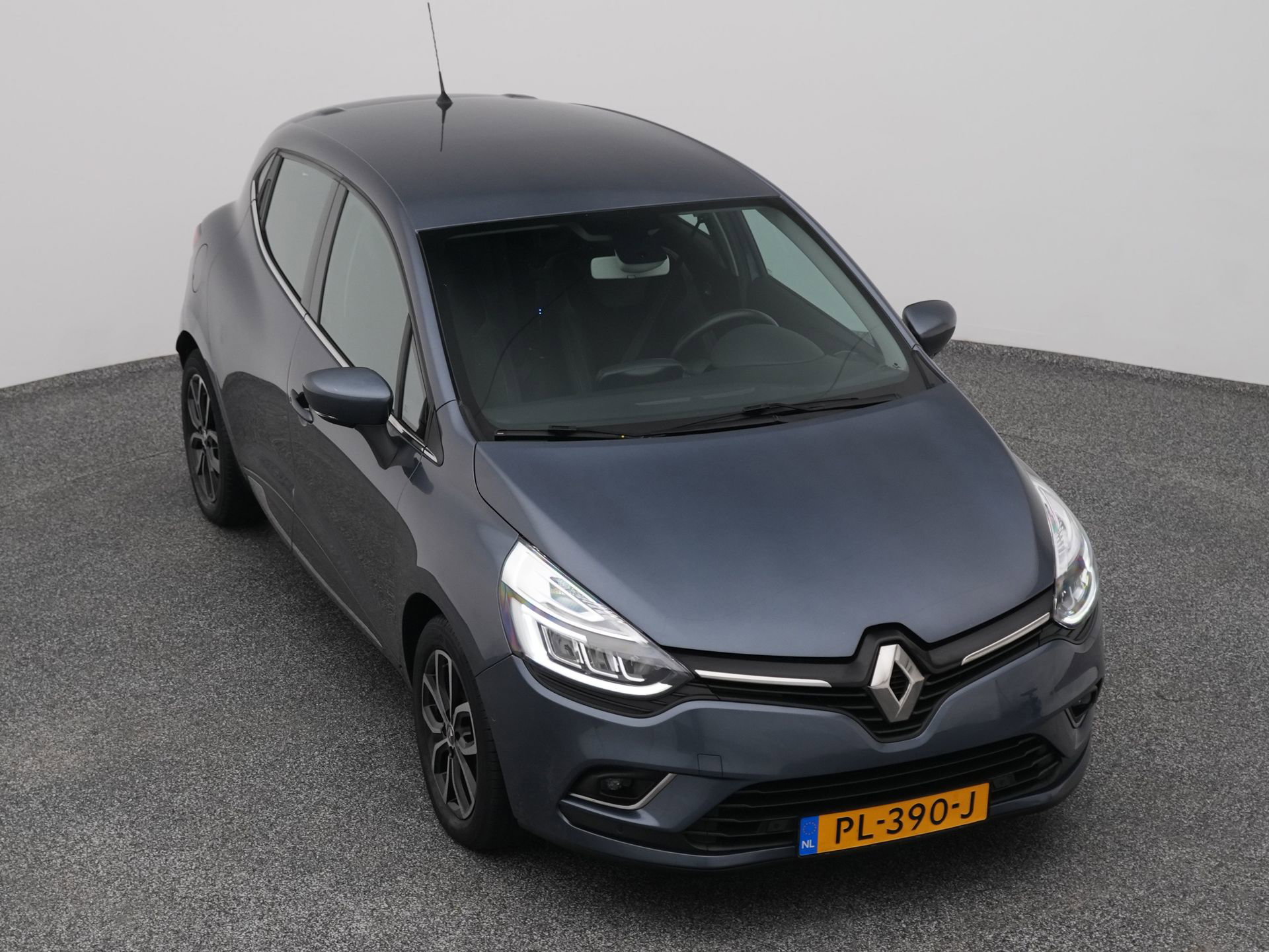 Auto afbeelding: 24