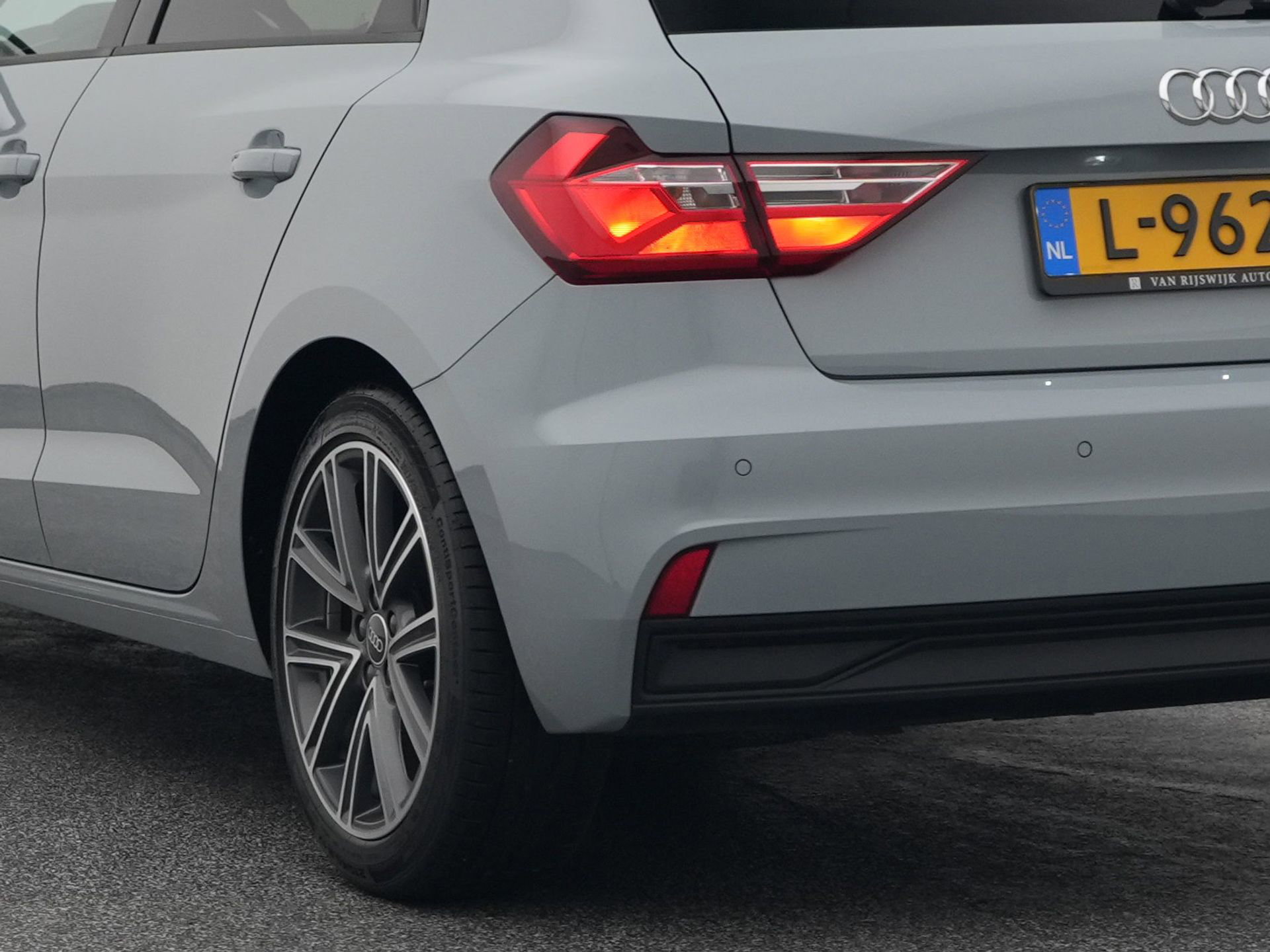 Auto afbeelding: 18