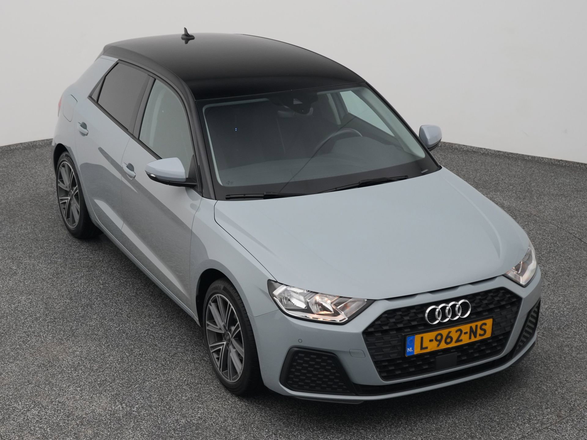 Auto afbeelding: 24