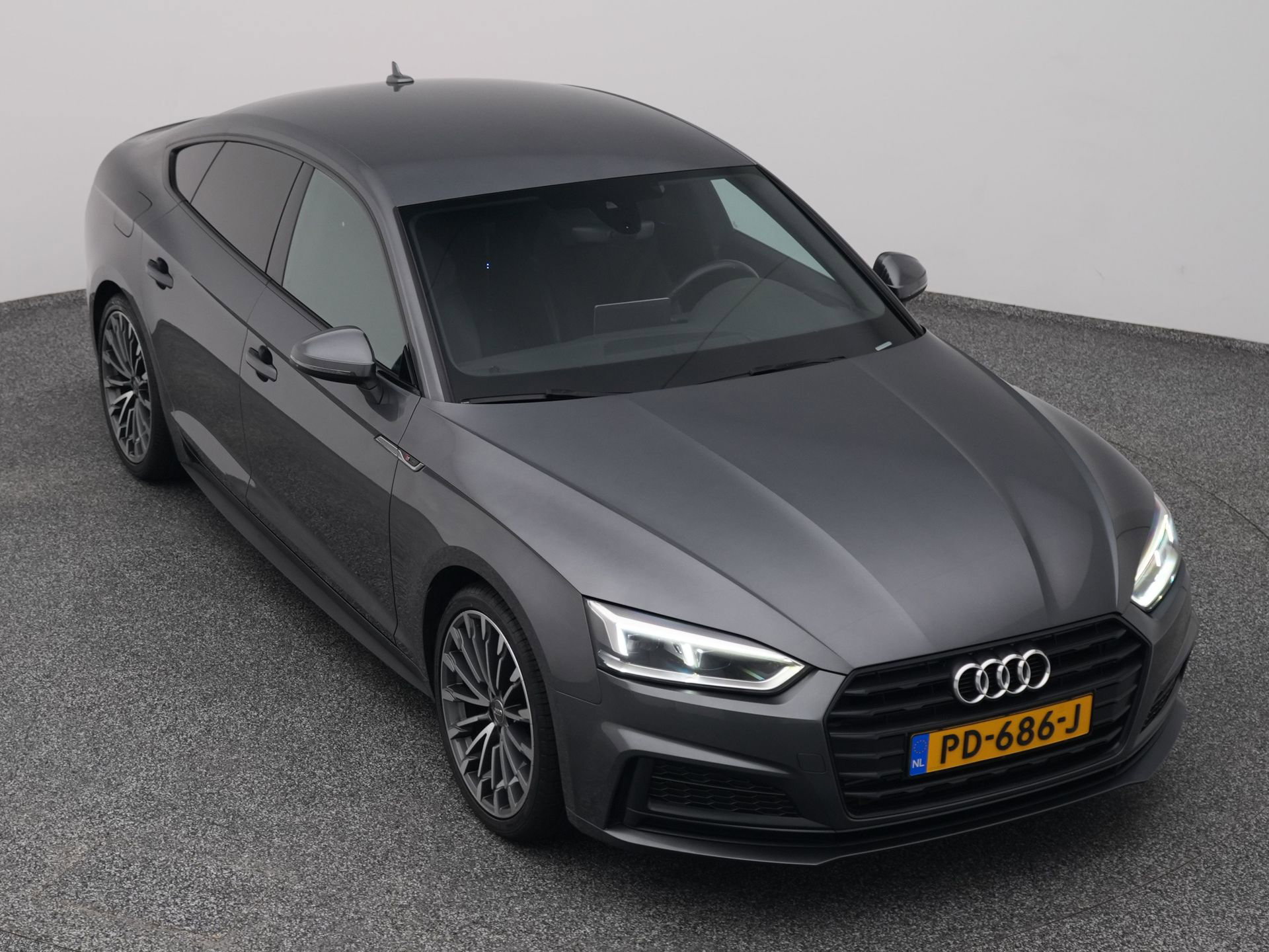 Auto afbeelding: 24