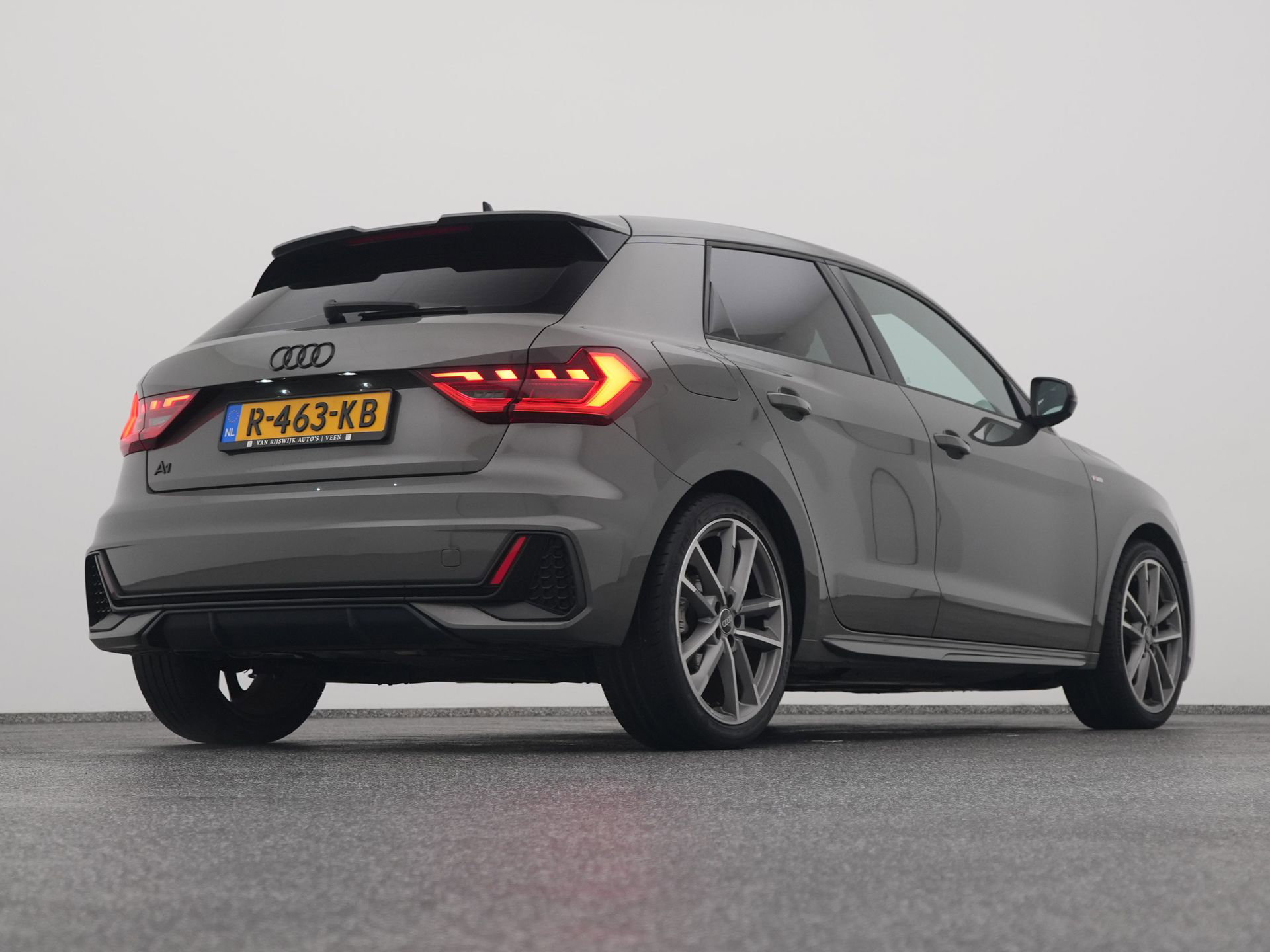 Auto afbeelding: 16