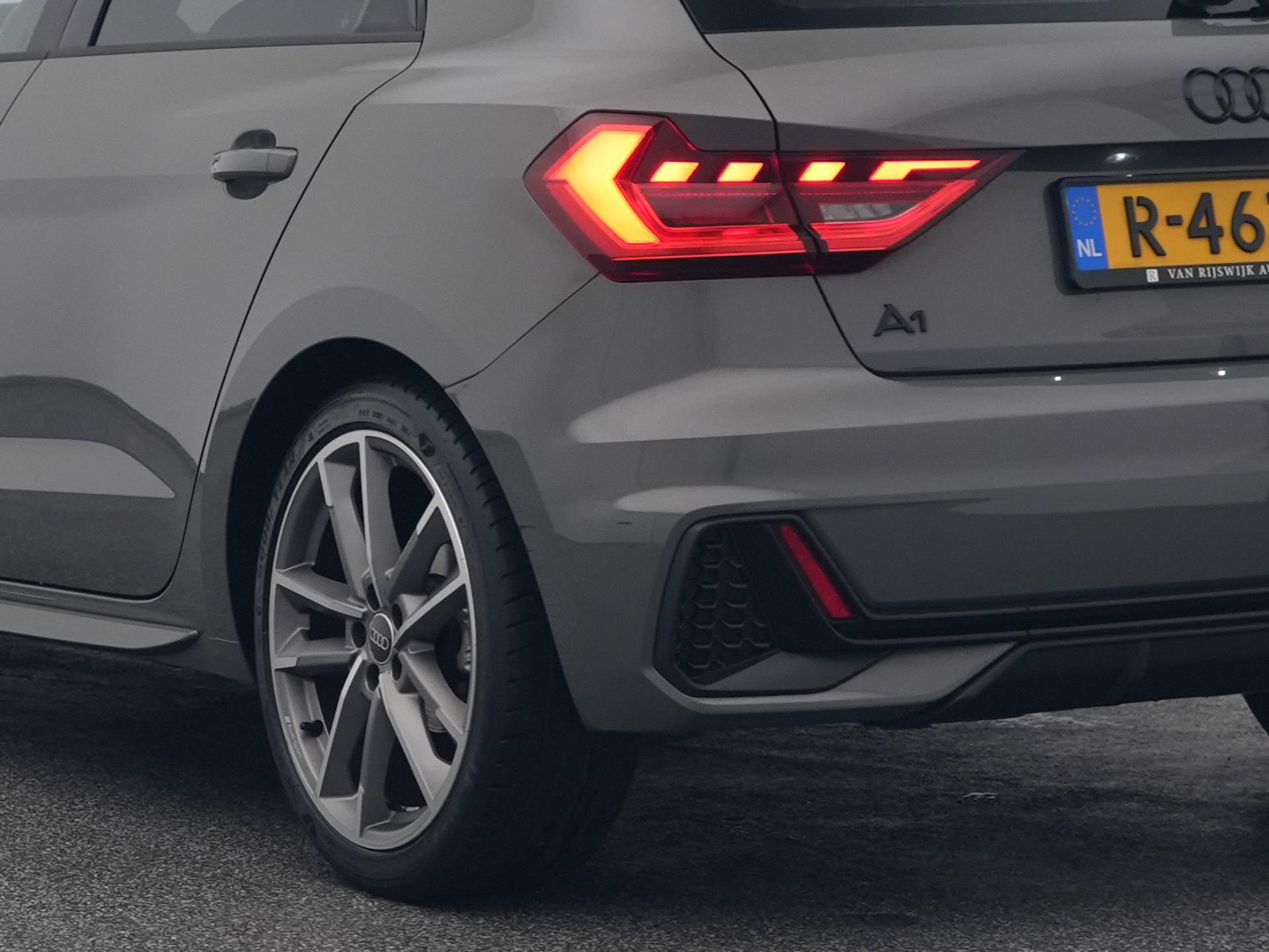Auto afbeelding: 18