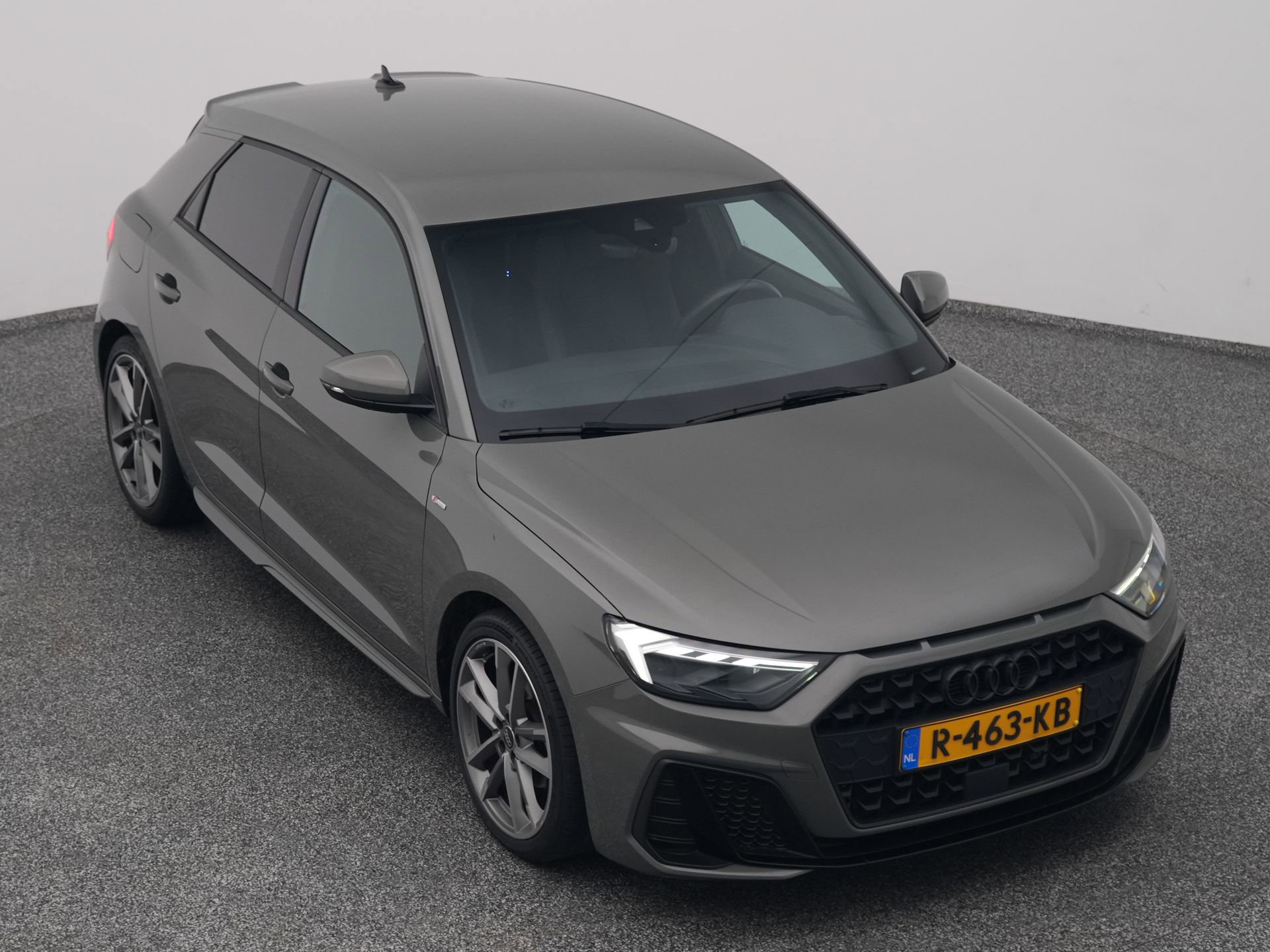 Auto afbeelding: 24
