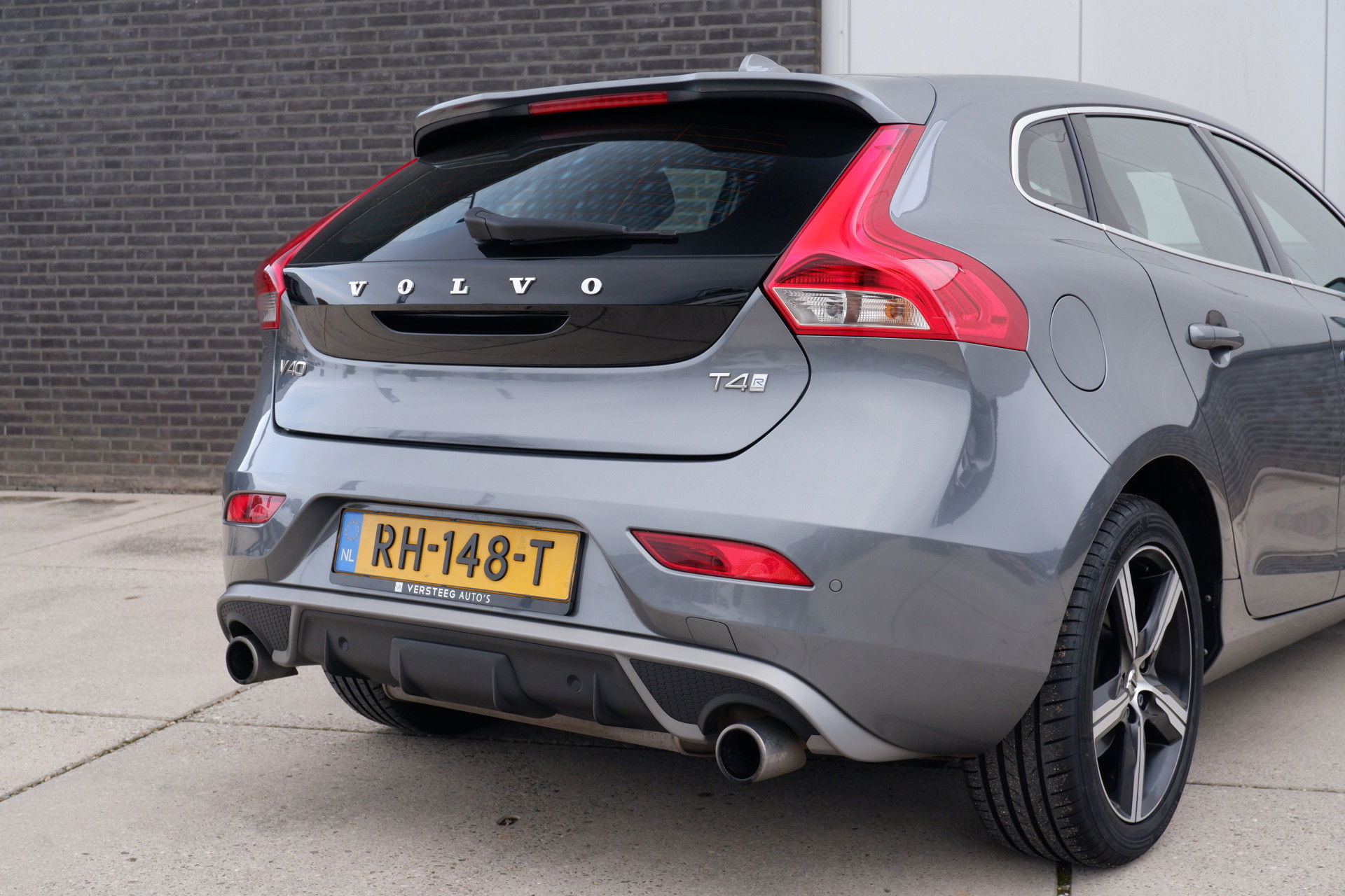 Volvo V40